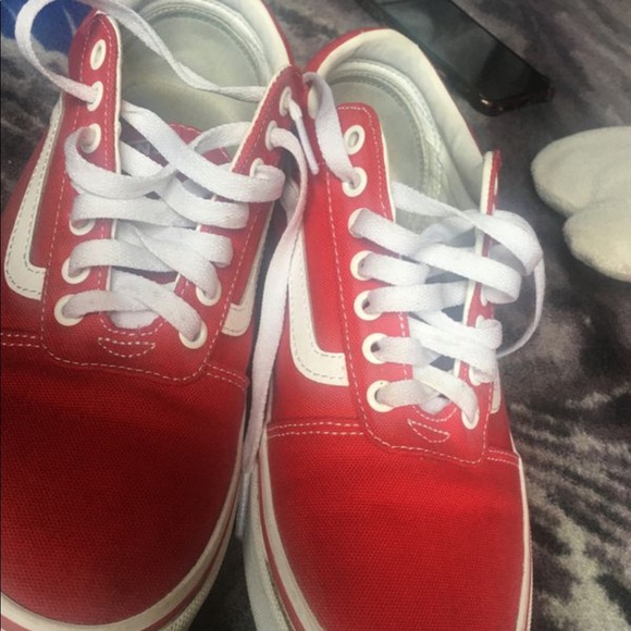 Red vans - Picture 2 of 4